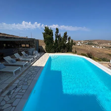 Villa Luxurious Oasis In Paros Hriszí Aktí
