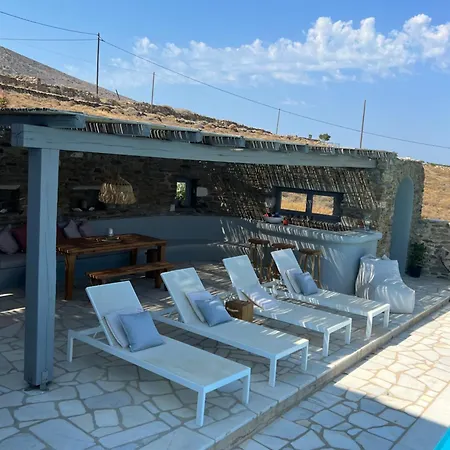 Luxurious Oasis In Paros Villa